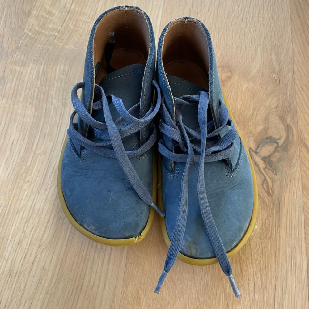 Vivobarefoot - GOBI ADDIS KIDS SIZE 9.5 (EU SIZE 26)